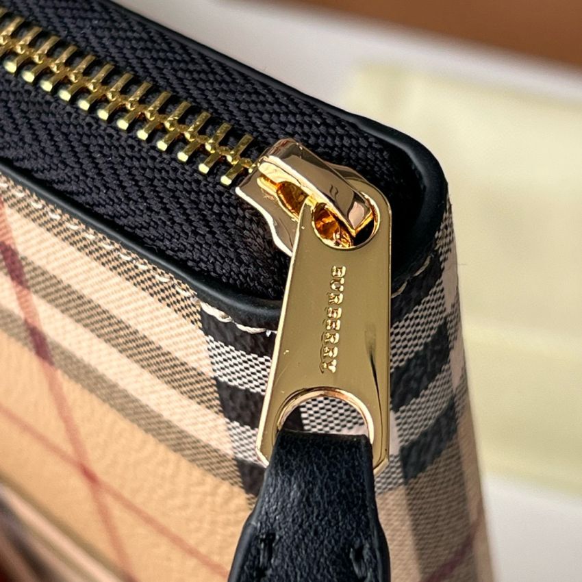 Bv*b*rry Long Check Zippy wallet