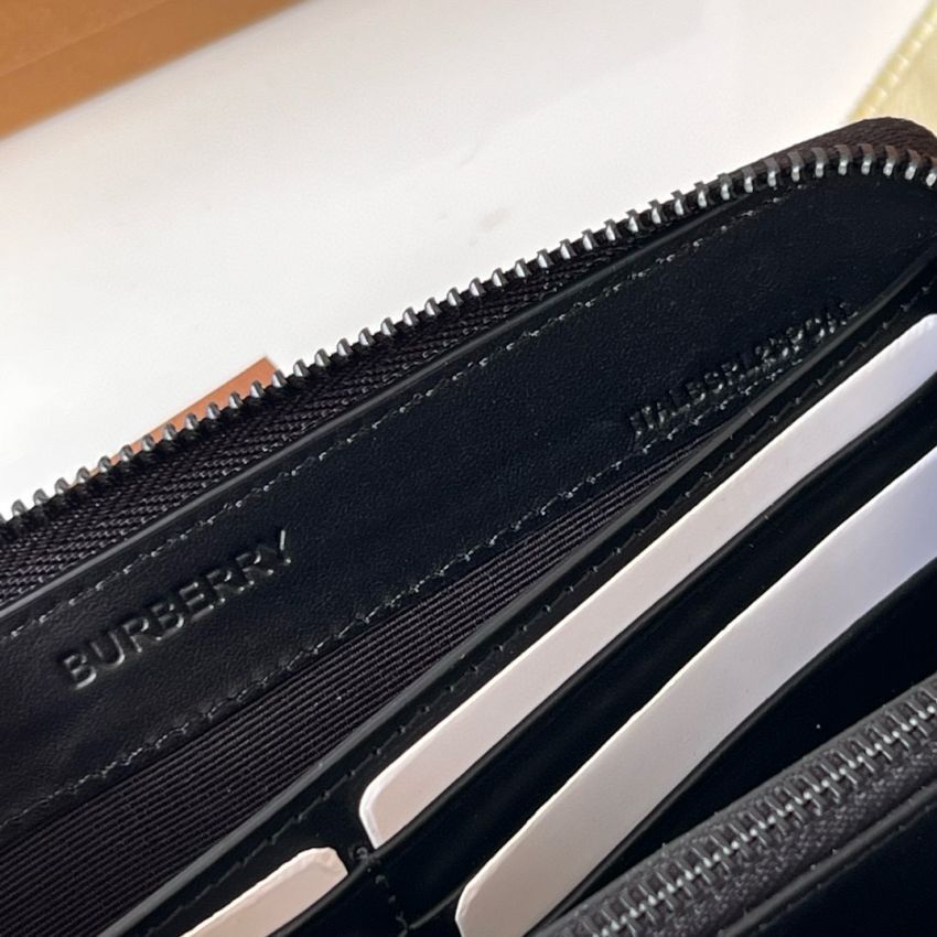 Bv*b*rry Long Check Zippy wallet