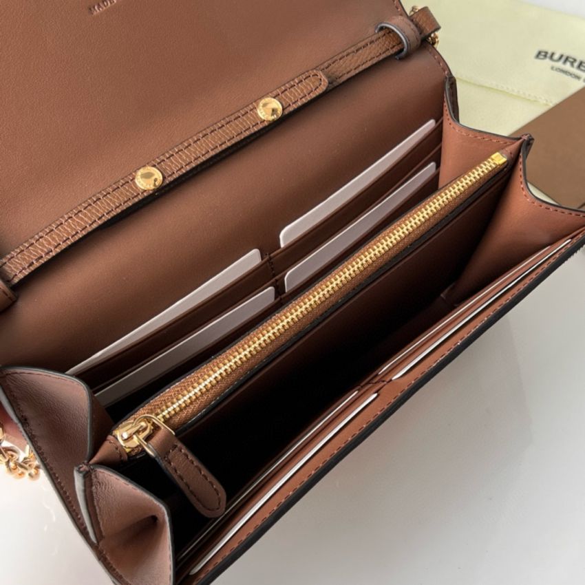 Bv*b*rry Check Chain Wallet