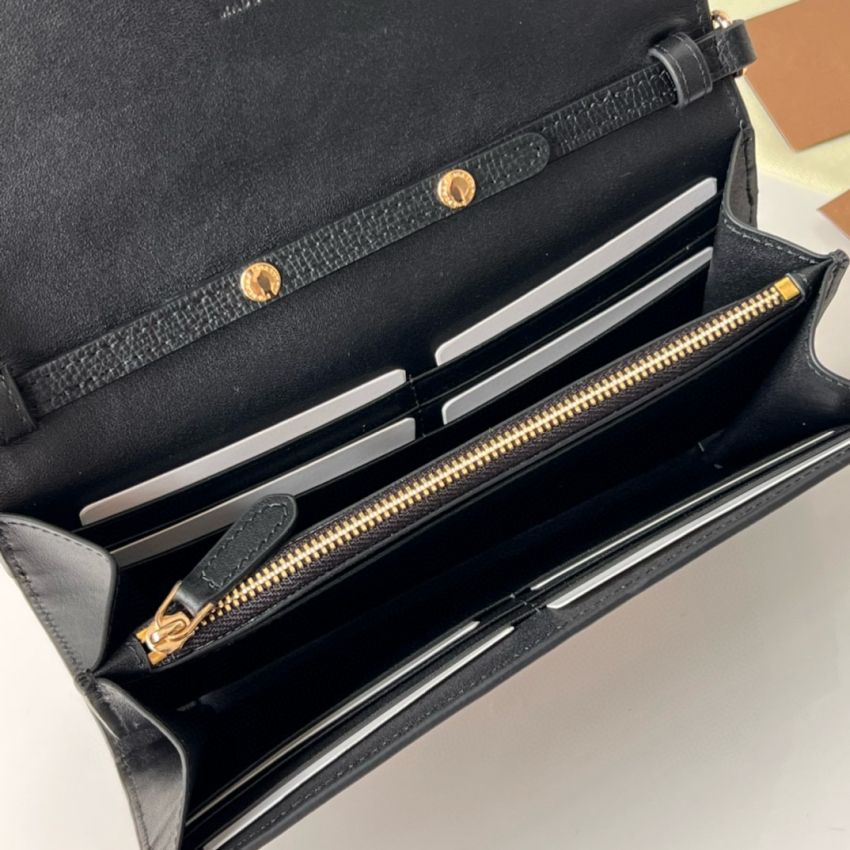 Bv*b*rry Check Chain Wallet