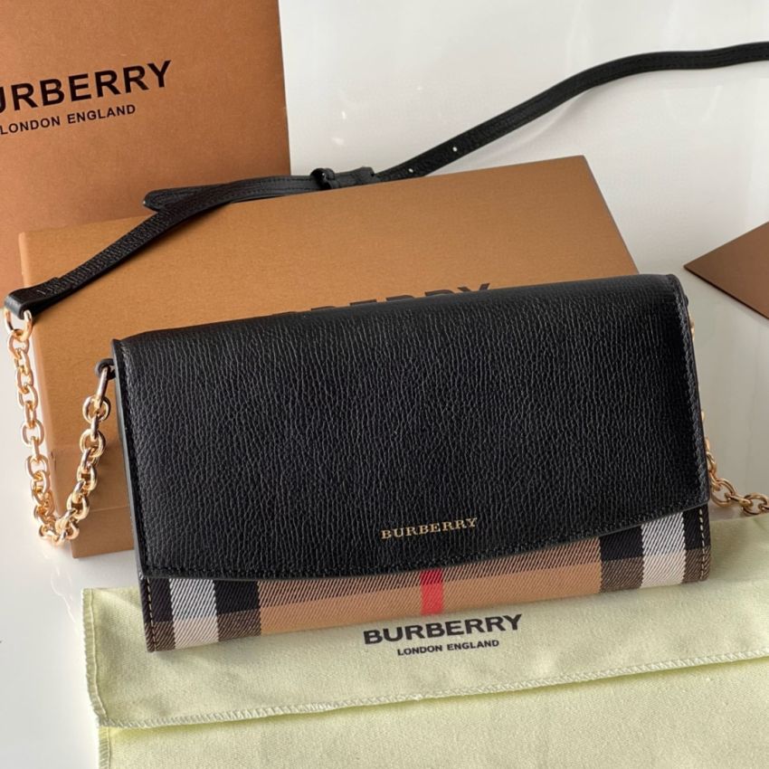 Bv*b*rry Check Chain Wallet