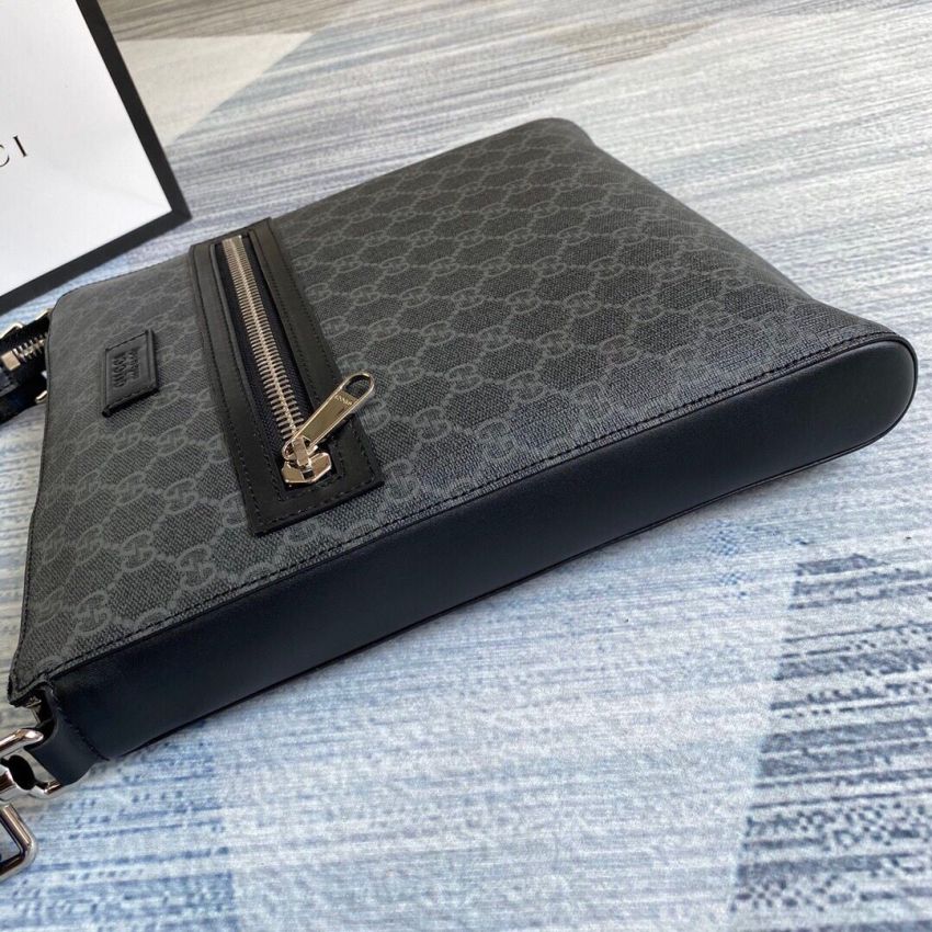 Gvc*1 Svp*me Messenger bag