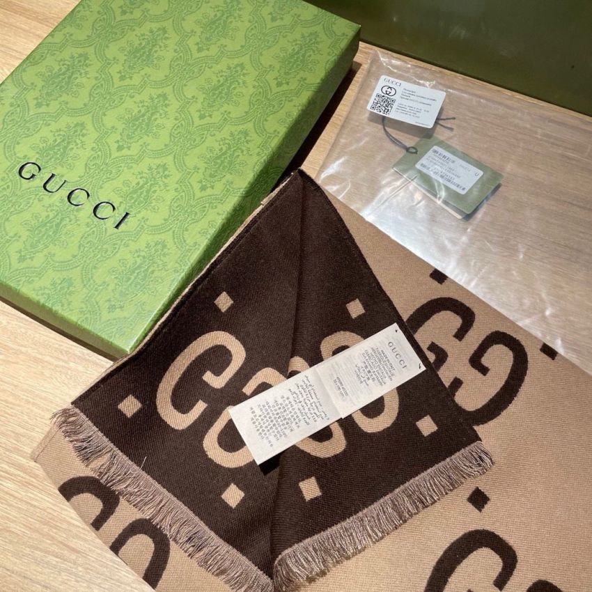 Gvc*1 GG Wool and Cashmere Scarf