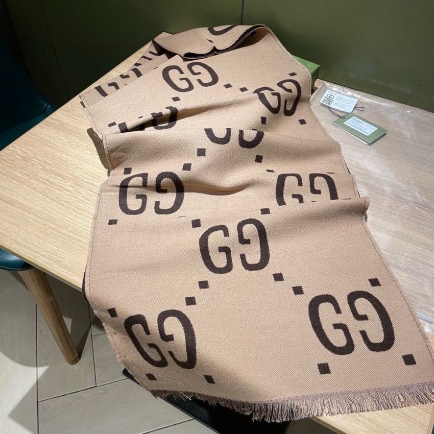 Gvc*1 GG Wool and Cashmere Scarf