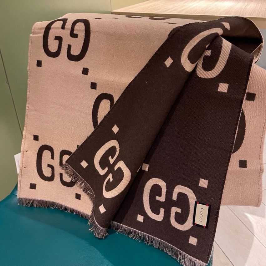 Gvc*1 GG Wool and Cashmere Scarf