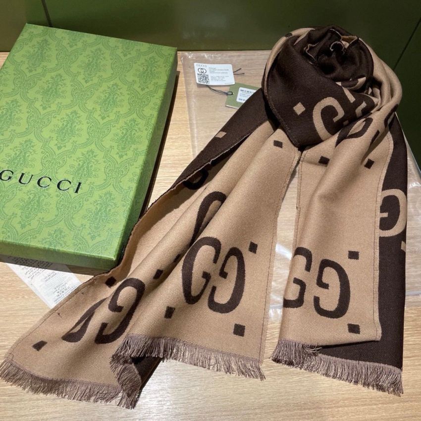 Gvc*1 GG Wool and Cashmere Scarf