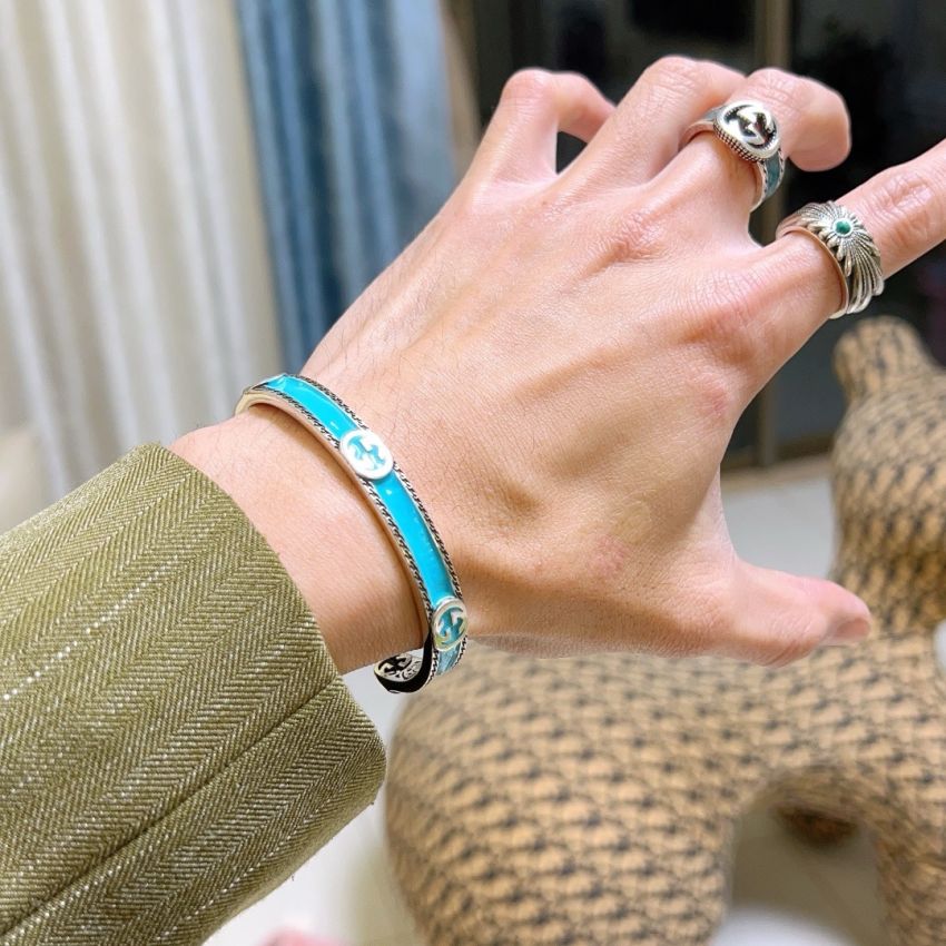 Gvc*1 Silver Cufff bracelet