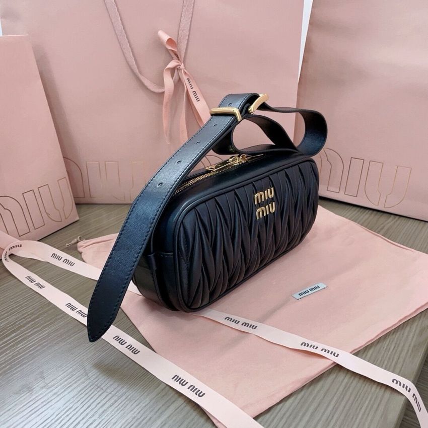 M1v M1v matelasse shoulder bag