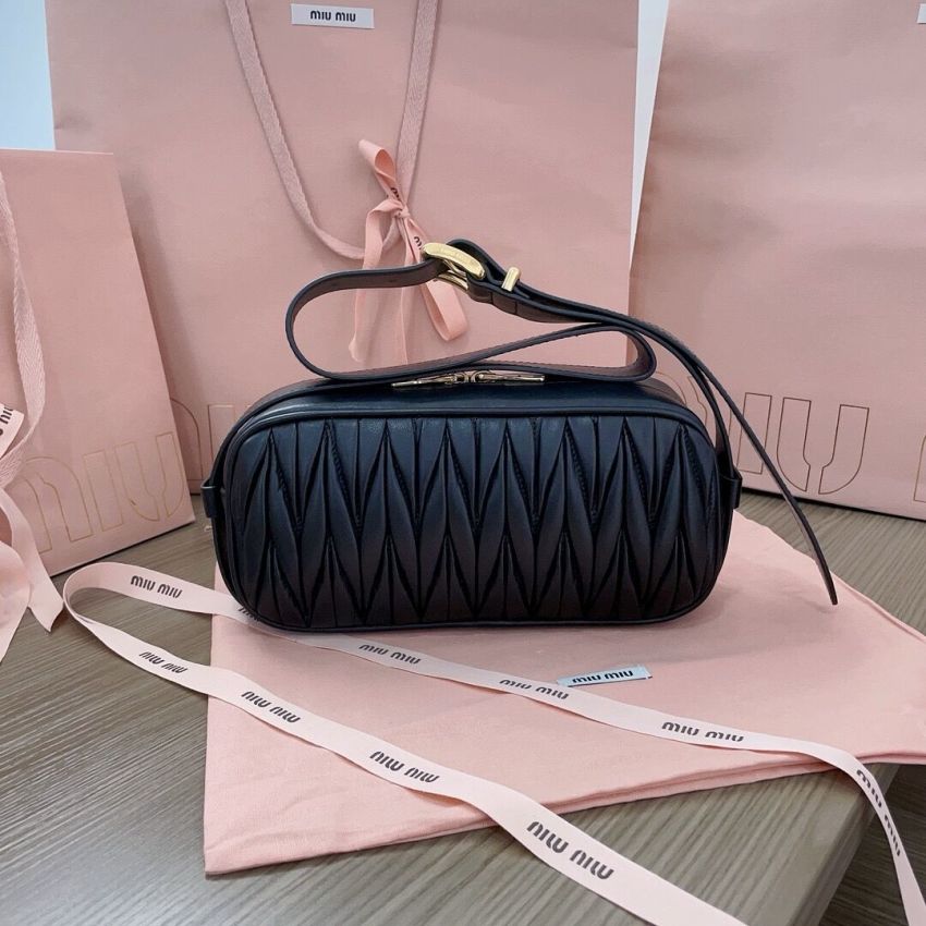 M1v M1v matelasse shoulder bag
