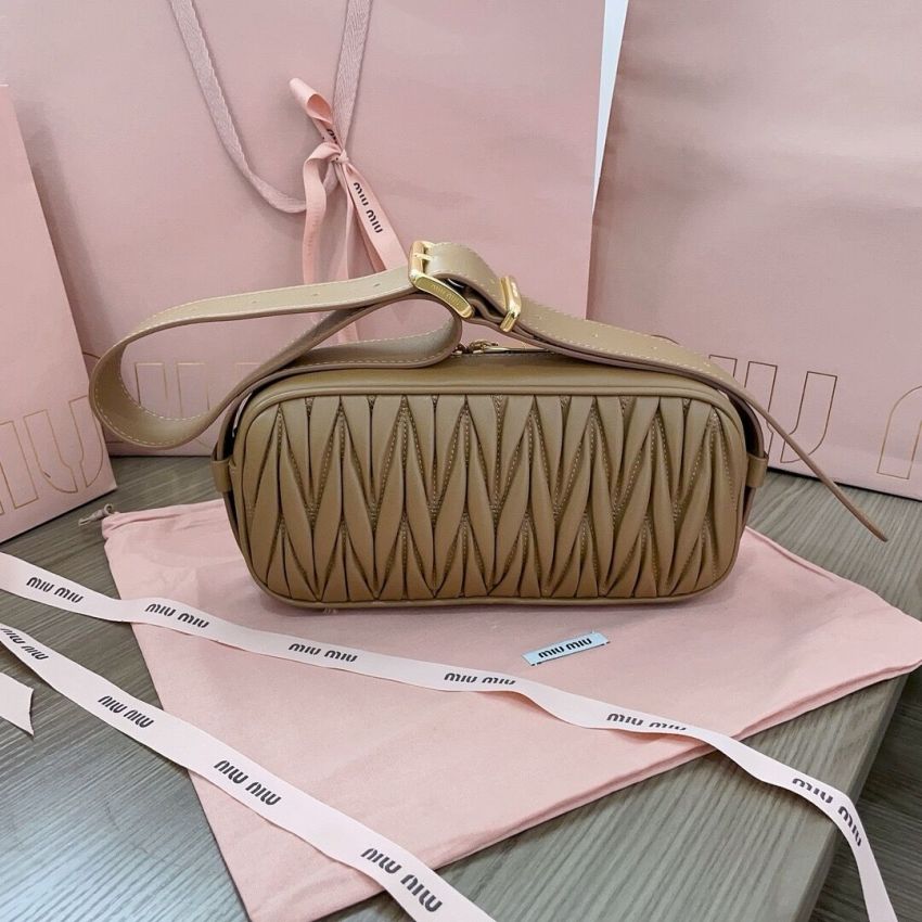 M1v M1v matelasse shoulder bag