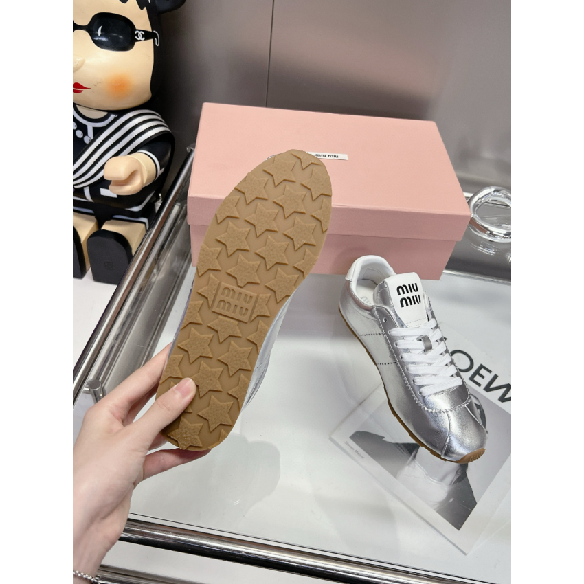 M1v M1v plume sneakers