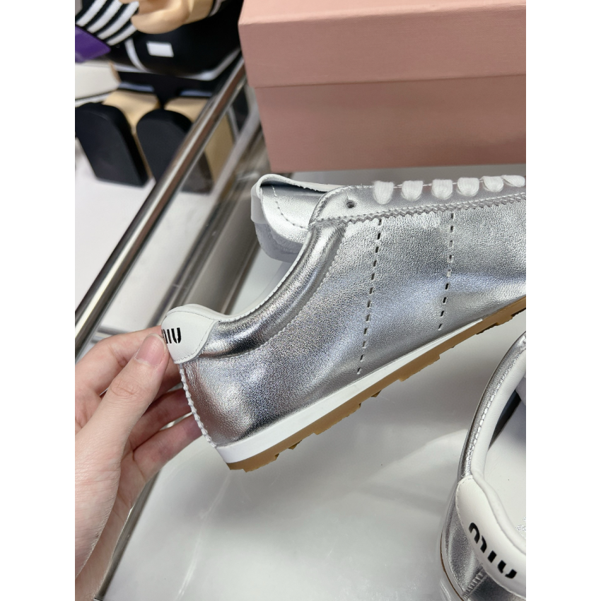 M1v M1v plume sneakers