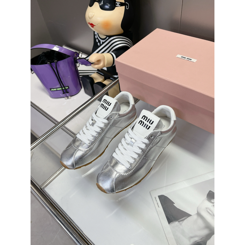 M1v M1v plume sneakers