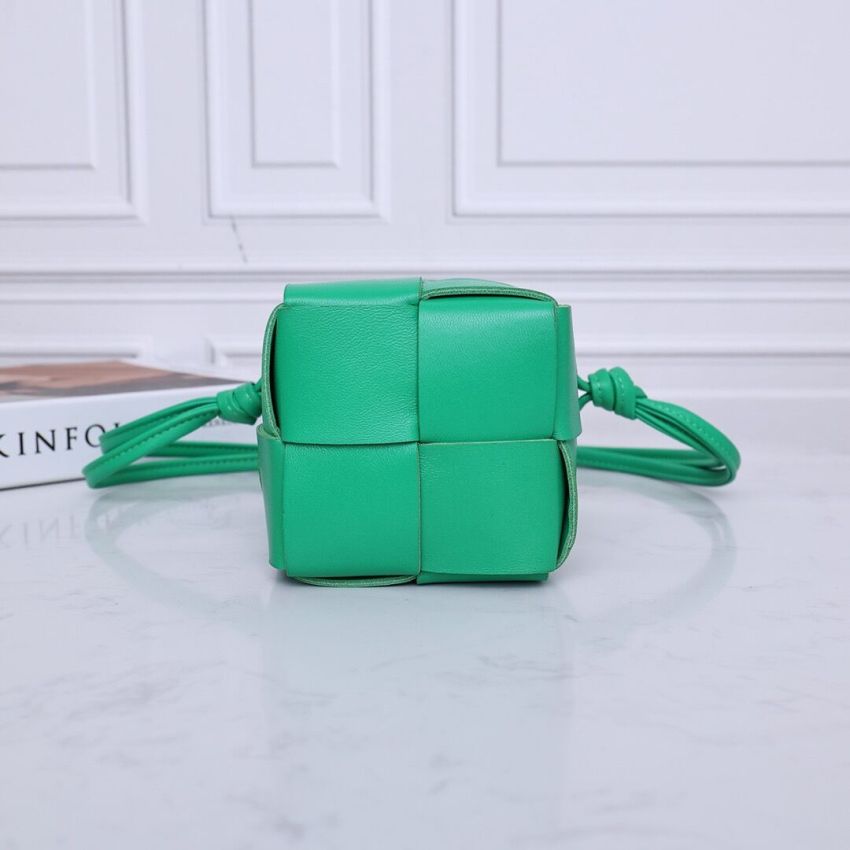 B0tt*ga Ven*ta Mini Cassette Bucket