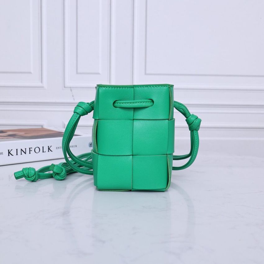 B0tt*ga Ven*ta Mini Cassette Bucket