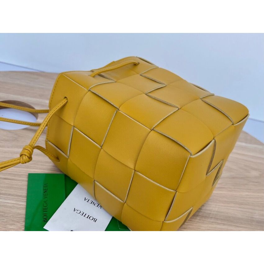 B0tt*ga Ven*ta Small Cassette Cross-Body Bucket