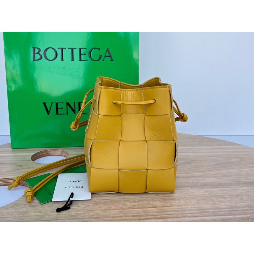 B0tt*ga Ven*ta Small Cassette Cross-Body Bucket