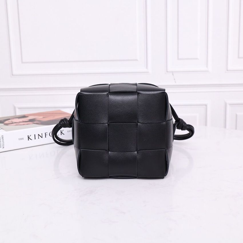 B0tt*ga Ven*ta Small Cassette Cross-Body Bucket