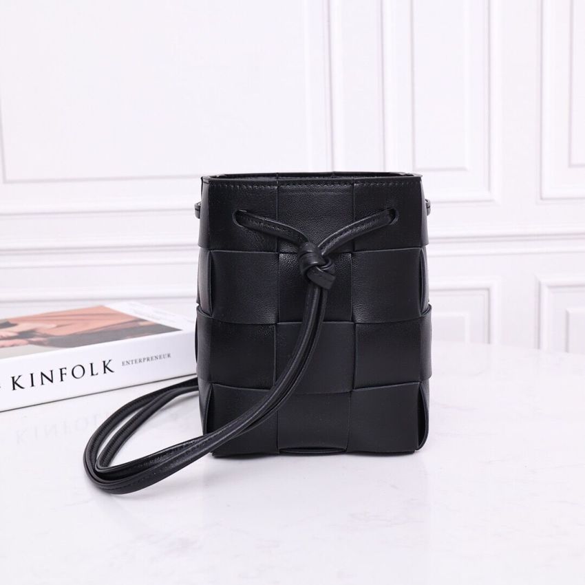 B0tt*ga Ven*ta Small Cassette Cross-Body Bucket