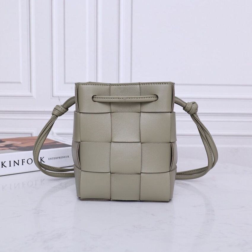 B0tt*ga Ven*ta Small Cassette Cross-Body Bucket