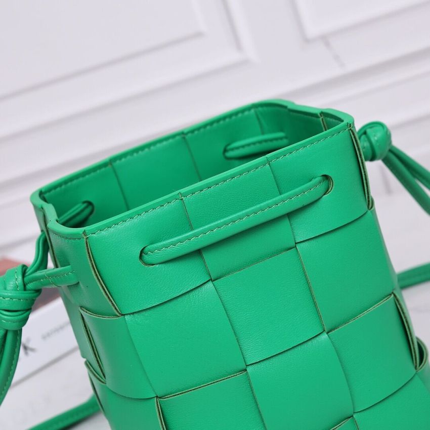B0tt*ga Ven*ta Small Cassette Cross-Body Bucket