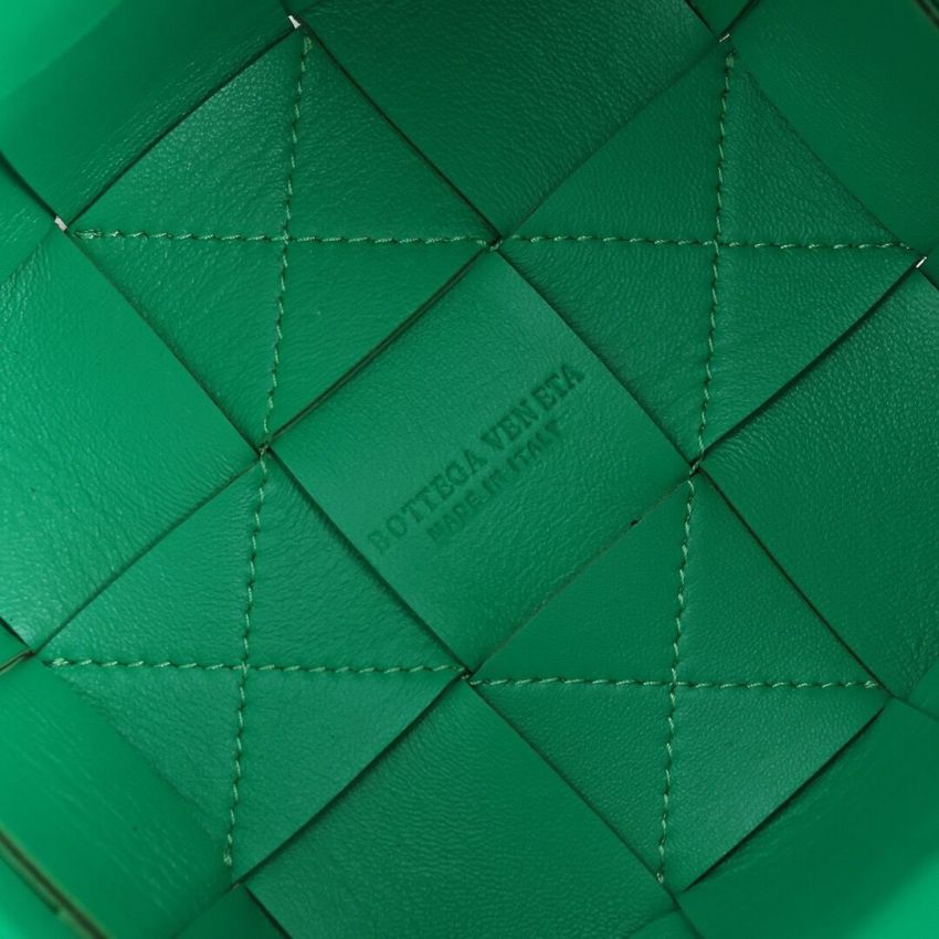 B0tt*ga Ven*ta Small Cassette Cross-Body Bucket
