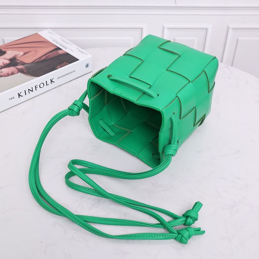 B0tt*ga Ven*ta Small Cassette Cross-Body Bucket
