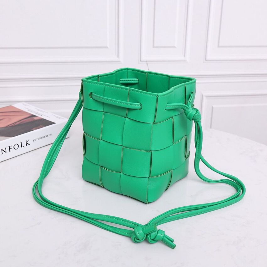 B0tt*ga Ven*ta Small Cassette Cross-Body Bucket