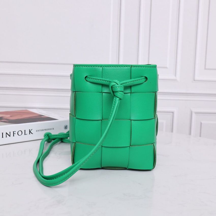 B0tt*ga Ven*ta Small Cassette Cross-Body Bucket