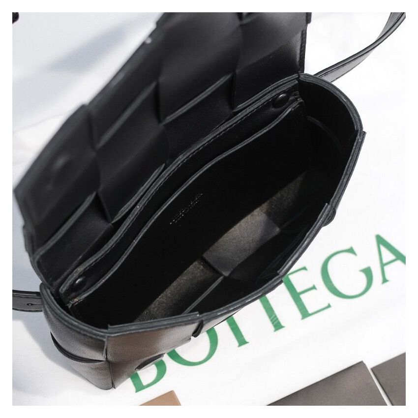 B0tt*ga Ven*ta Mini Cassette Belt Bag
