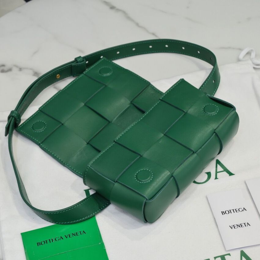 B0tt*ga Ven*ta Mini Cassette Belt Bag