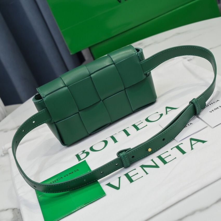 B0tt*ga Ven*ta Mini Cassette Belt Bag