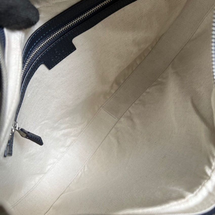 Gvc*1 Attache Medium Shoulder Bag