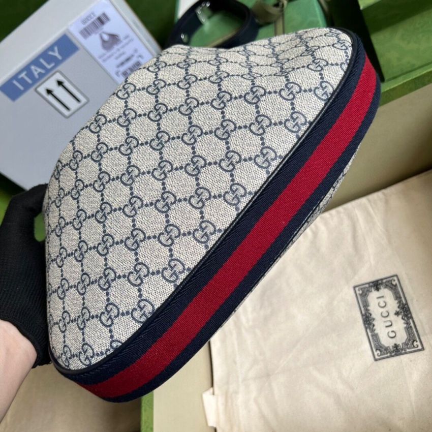Gvc*1 Attache Medium Shoulder Bag