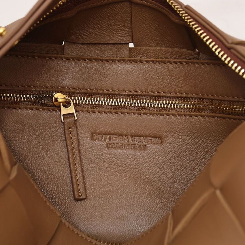 b0tt*ga ven*ta bR1ck cassette shoulder bag