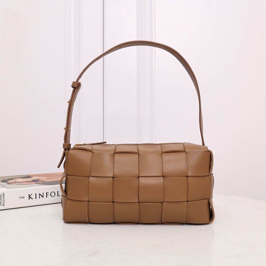 b0tt*ga ven*ta bR1ck cassette shoulder bag