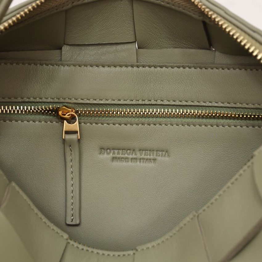 b0tt*ga ven*ta bR1ck cassette shoulder bag