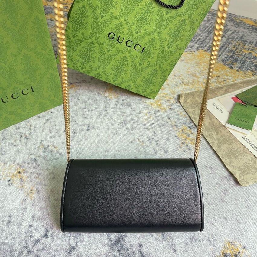 Gvc*1 Blondie Chain Wallet