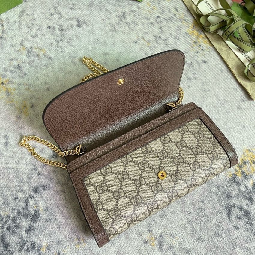 Gvc*1 Blondie Chain Wallet