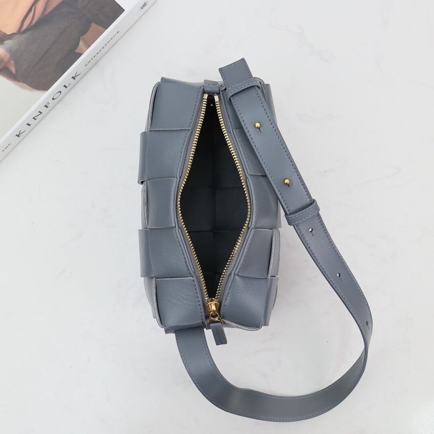 b0tt*ga ven*ta small bR1ck cassette shoulder bag