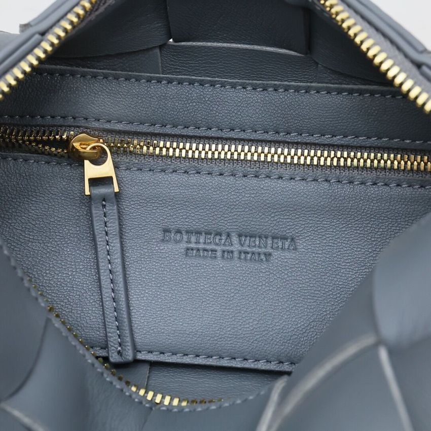 b0tt*ga ven*ta small bR1ck cassette shoulder bag