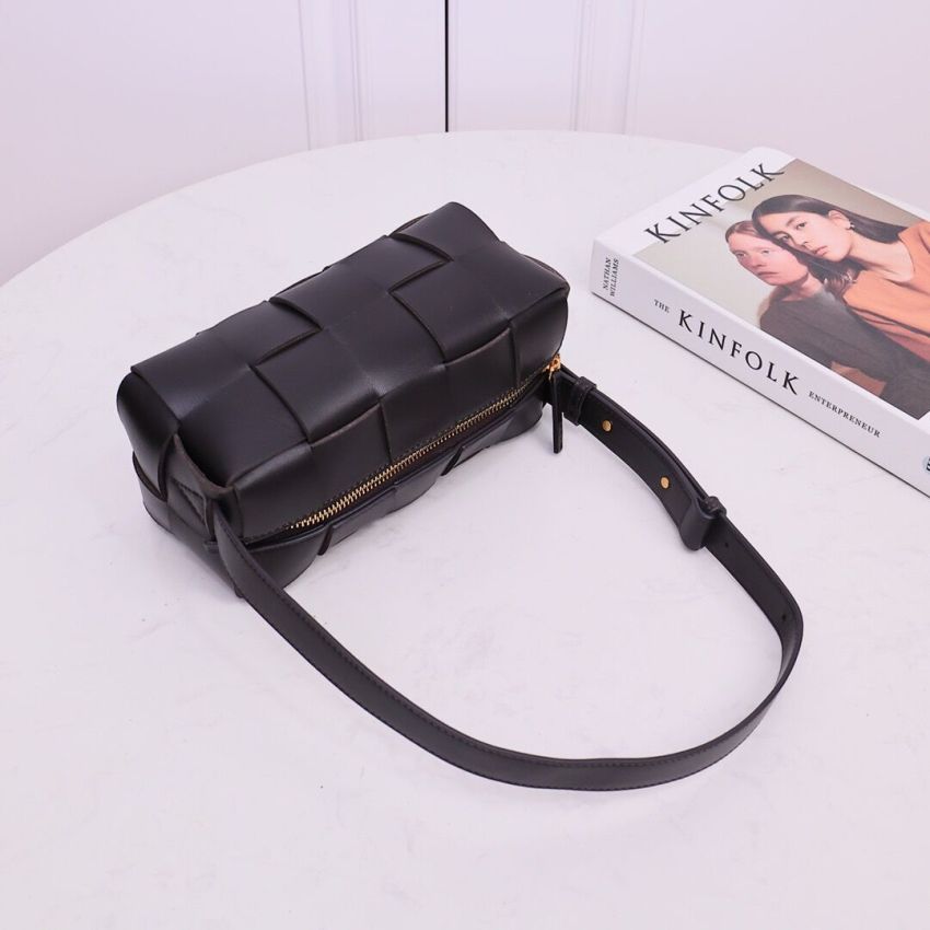 b0tt*ga ven*ta small bR1ck cassette shoulder bag