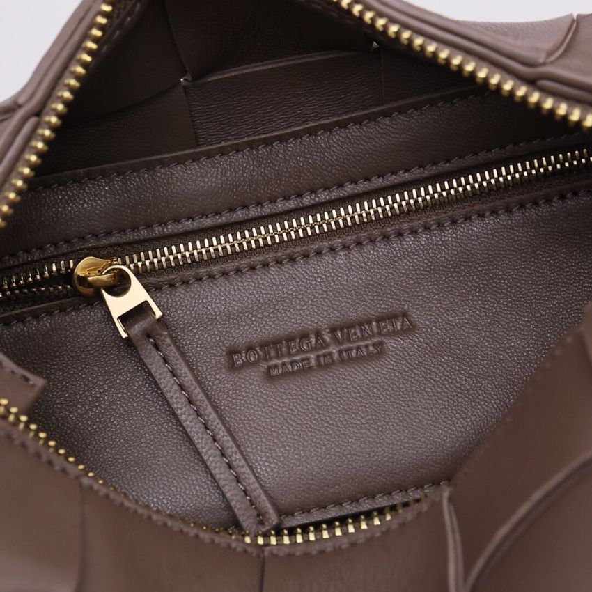 b0tt*ga ven*ta small bR1ck cassette shoulder bag