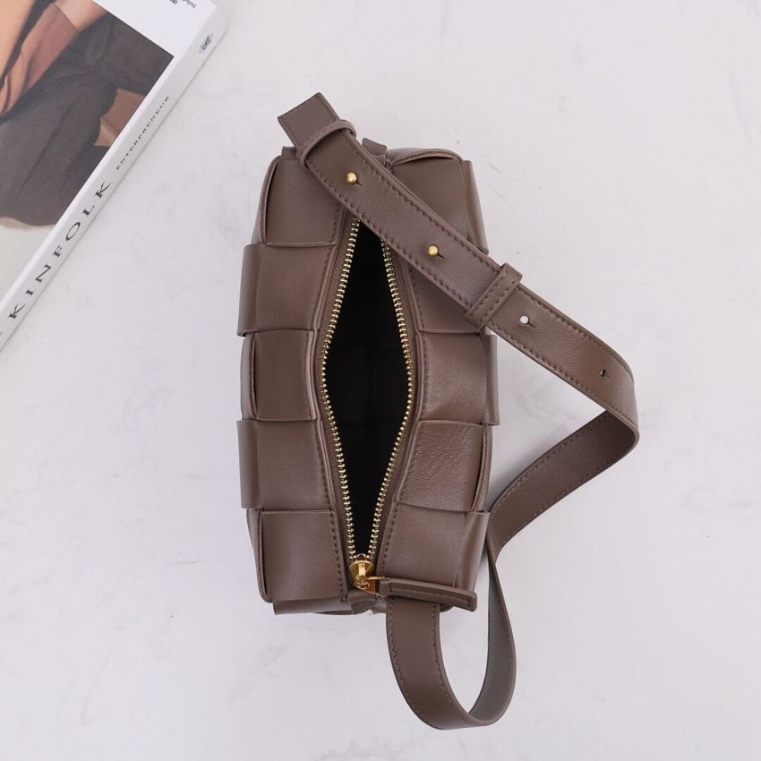 b0tt*ga ven*ta small bR1ck cassette shoulder bag