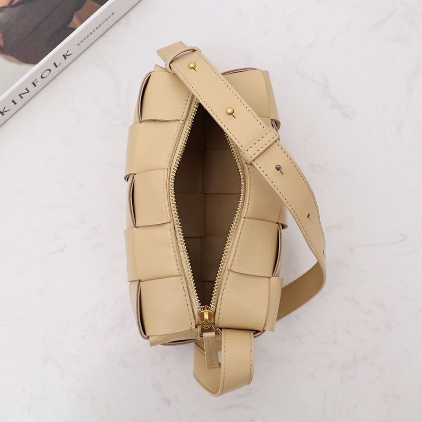 b0tt*ga ven*ta small bR1ck cassette shoulder bag