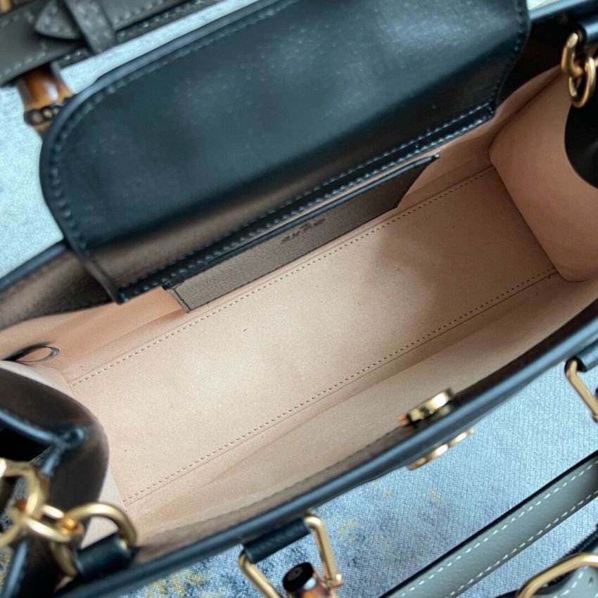 Gvc*1 Diana Small Shoulder Bag