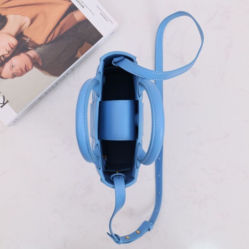 B0tt*ga Ven*ta Mini Cassette Tote