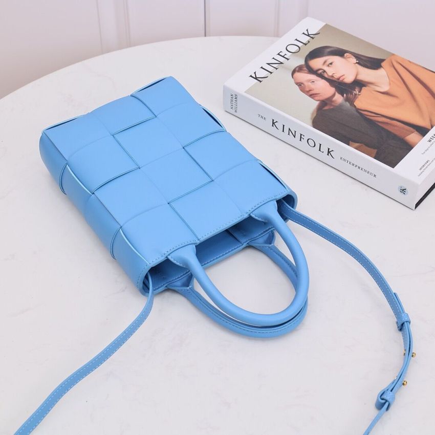 B0tt*ga Ven*ta Mini Cassette Tote
