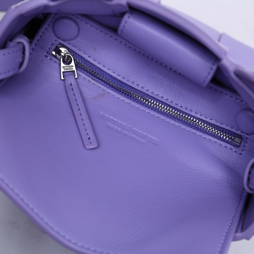 B0tt*ga Ven*ta Mini Cassette Tote