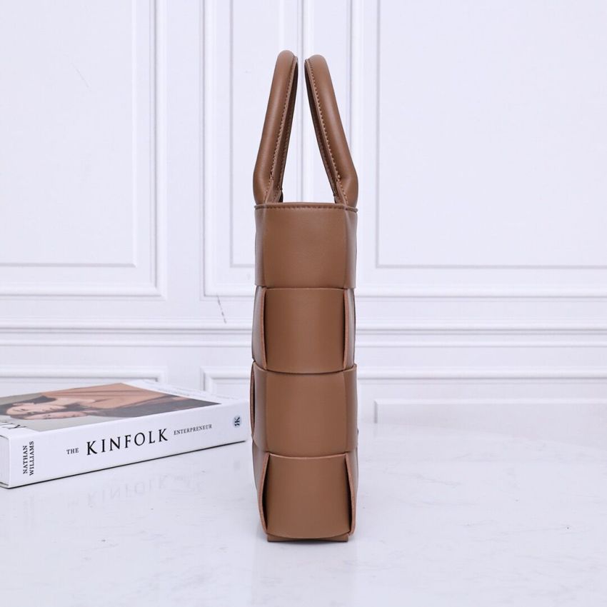 B0tt*ga Ven*ta Mini Cassette Tote